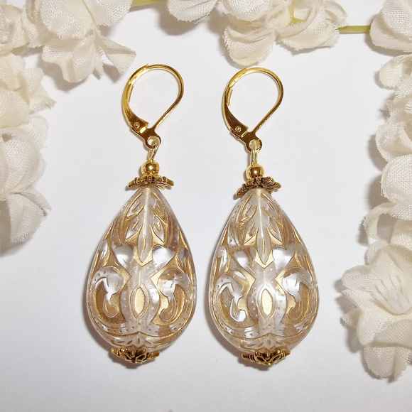 wvluckygirl Jewelry - Gold and Clear Statement Earrings Teardrop 4074